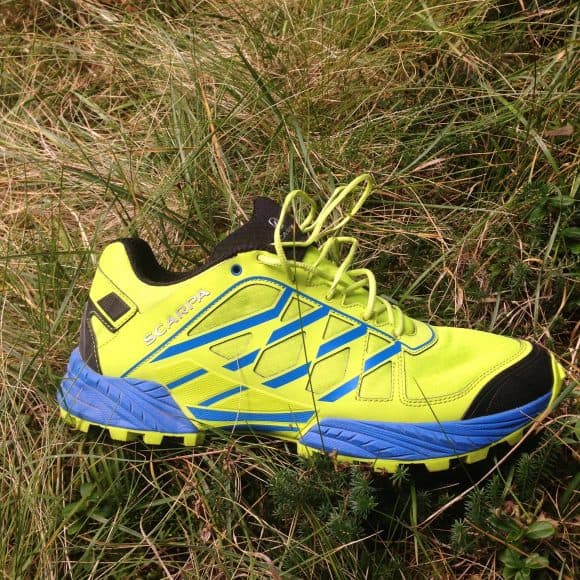 Veduta laterale della calzatura