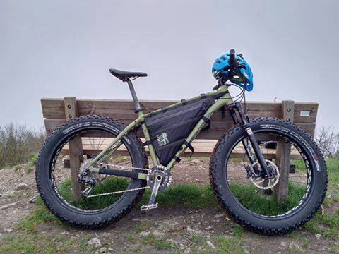 Fat bike montata con le borse Rusjan