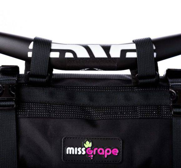 Borsa da manubrio Miss Grape. Foto by Martino Vincenzi (www.martinovincenzi.com)