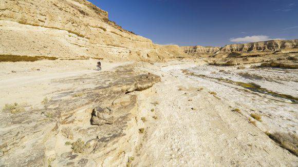 Israele con gravel bike. Photo: Marc Gasch/XPDTN3