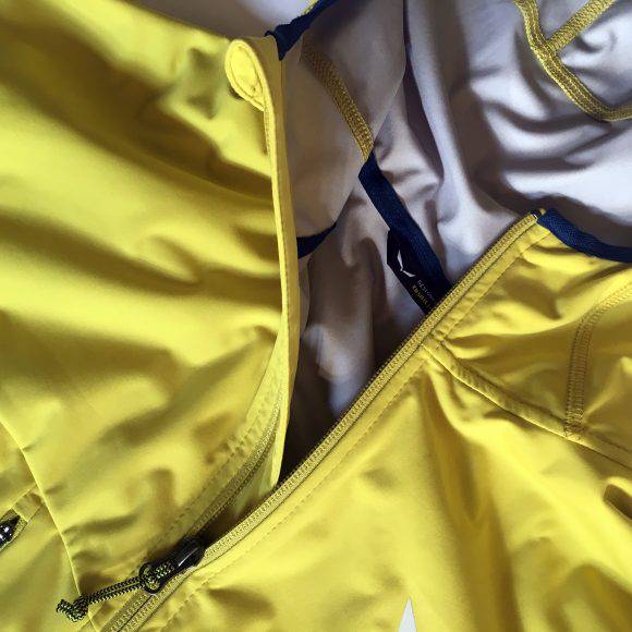 Salewa Pedroc Hybrid Softshell Durastretch apertura collo