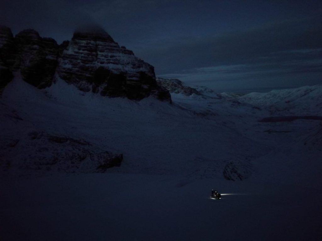 In cammino verso il verso il Diente Tarija per l'acclimatamento