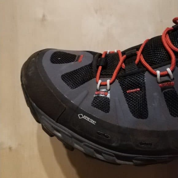 Tomaia esternamente rivestita in PU