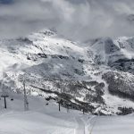 Percorso attrezzato da sci alpinismo Monterosa Ski/Montura, la traccia di discesa a fianco della pista Betta, verso Gressoney