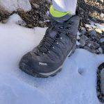 Lo scarpone Meindl Tereno Mid GTX impegnato su neve estiva