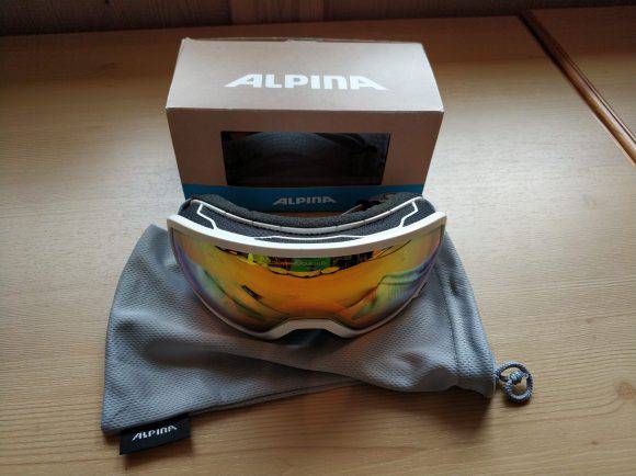 Maschera Alpina Scarabeo e panno a sacca per la pulizia