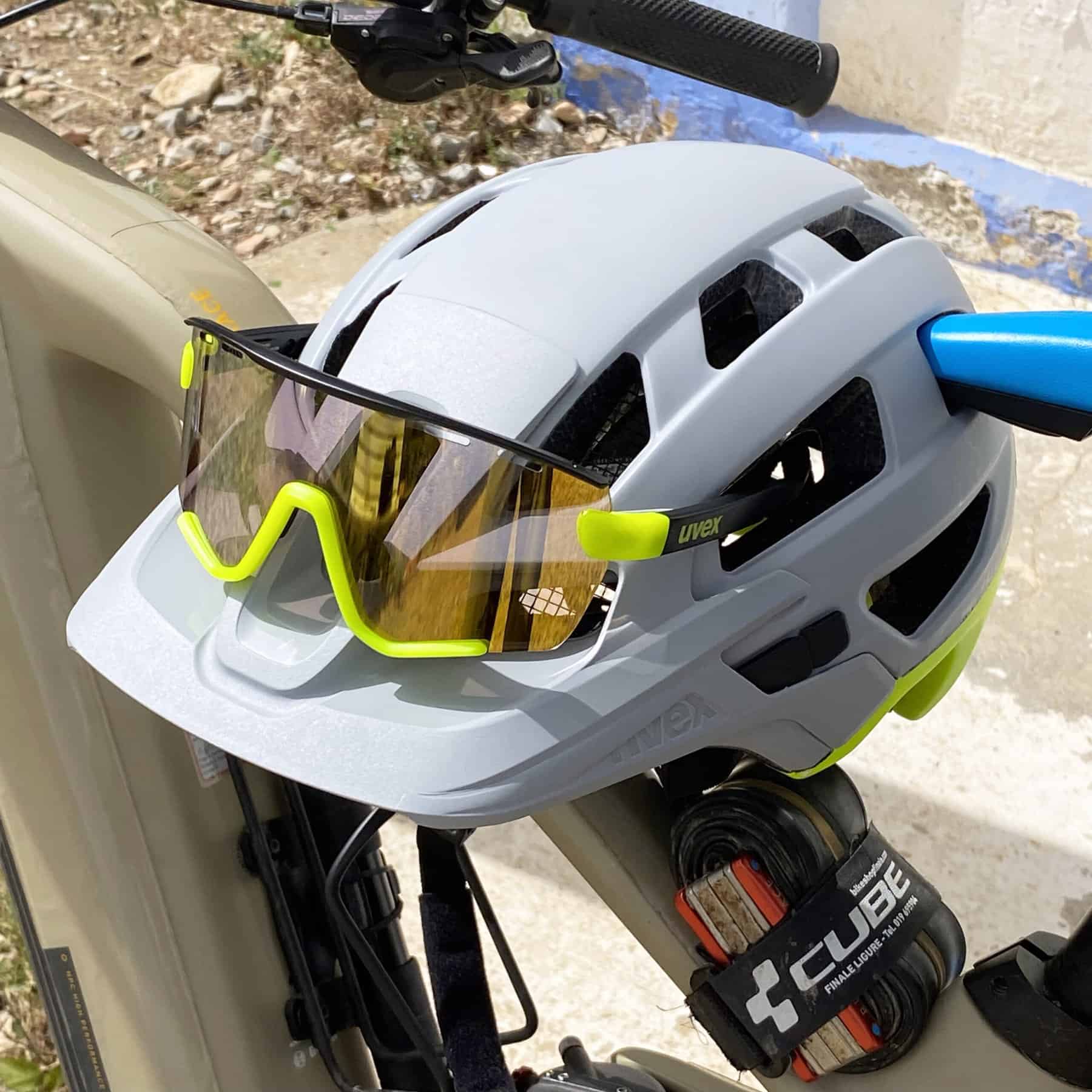 Occhiale Uvex Sportstyle 236 e casco Finale 2.0