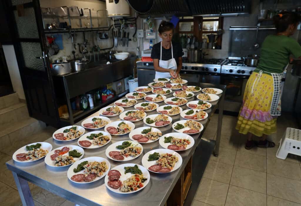 Piatti tipici a cura delle cuoche del rifugio Balma, del CAI di Coazze
