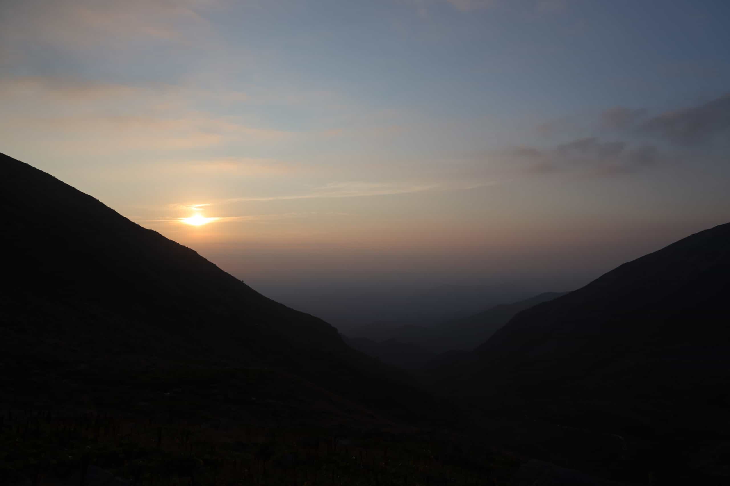 Le prima luci dell'alba al rifugio Balma