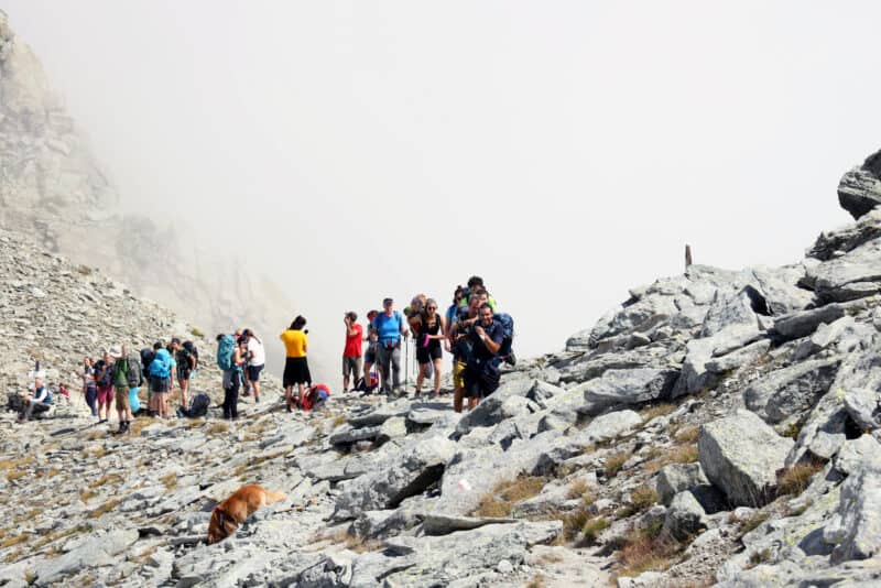 Il gruppo di Va' Sentiero in arrivo al colle del Robinet