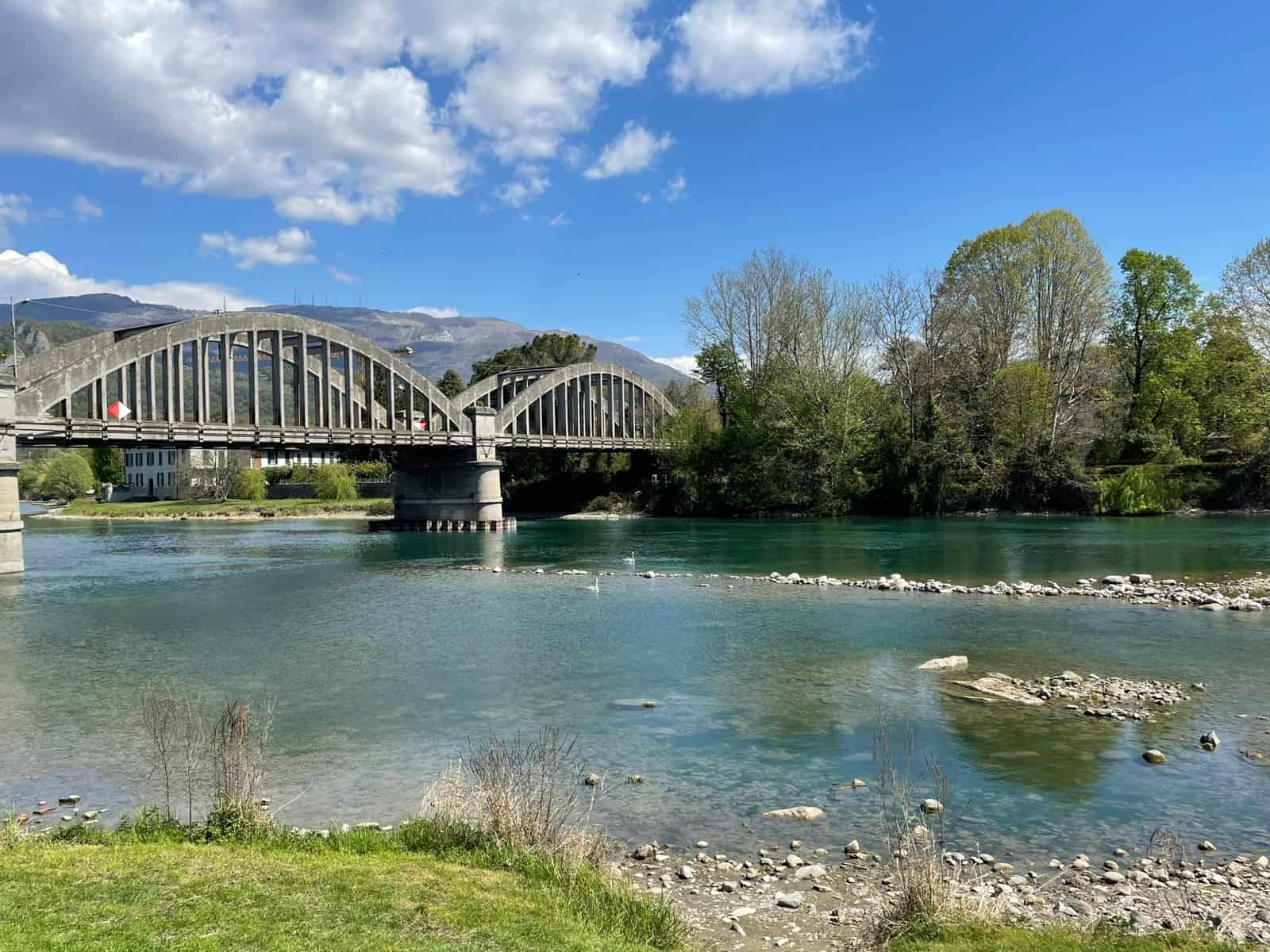 Il fiume Adda in prossimità del ponte di Brivio