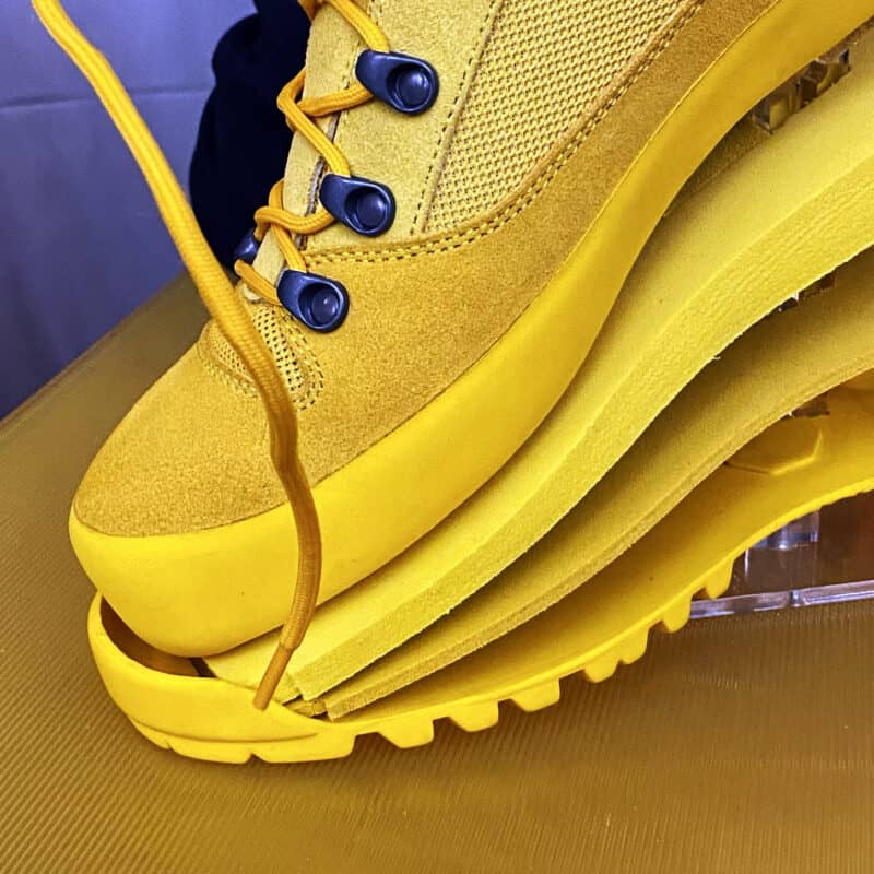 Battistrada, sottopiede di montaggio, intersuola nel compound Fourà di Vibram, per la Aku Conero 30 GTX.