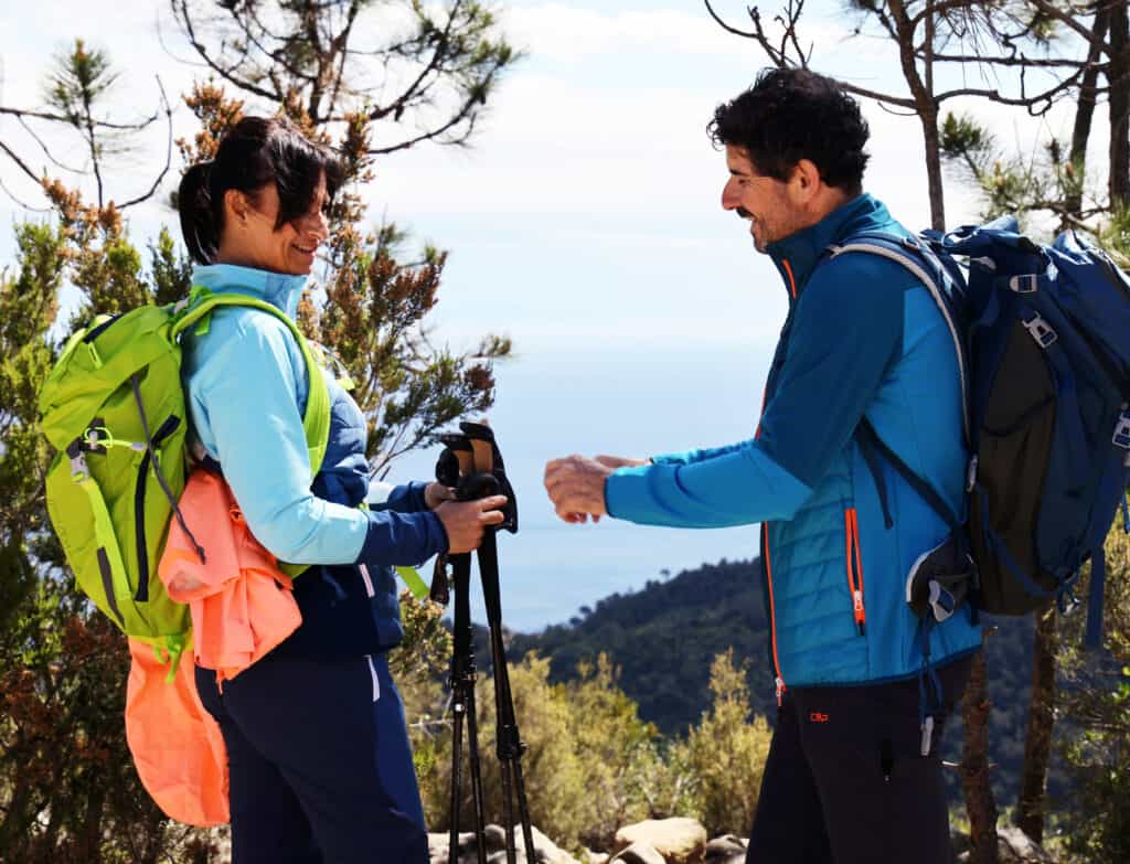 Relax di fronte ai meravigliosi scenari del mar ligure, durante il test trekking CMP.