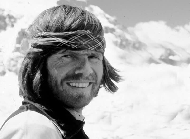 L'alpinista Peter Habeler, pioniere dell'Himalaya e dell'utilizzo del bastone da trekking.