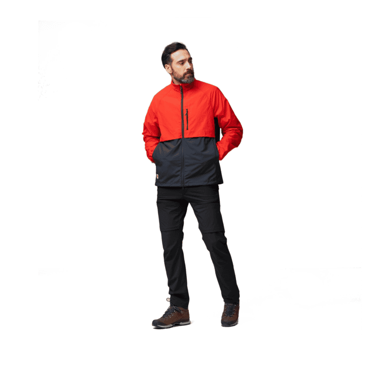 Fjällräven HC Hybrid Wind Jacket indossato