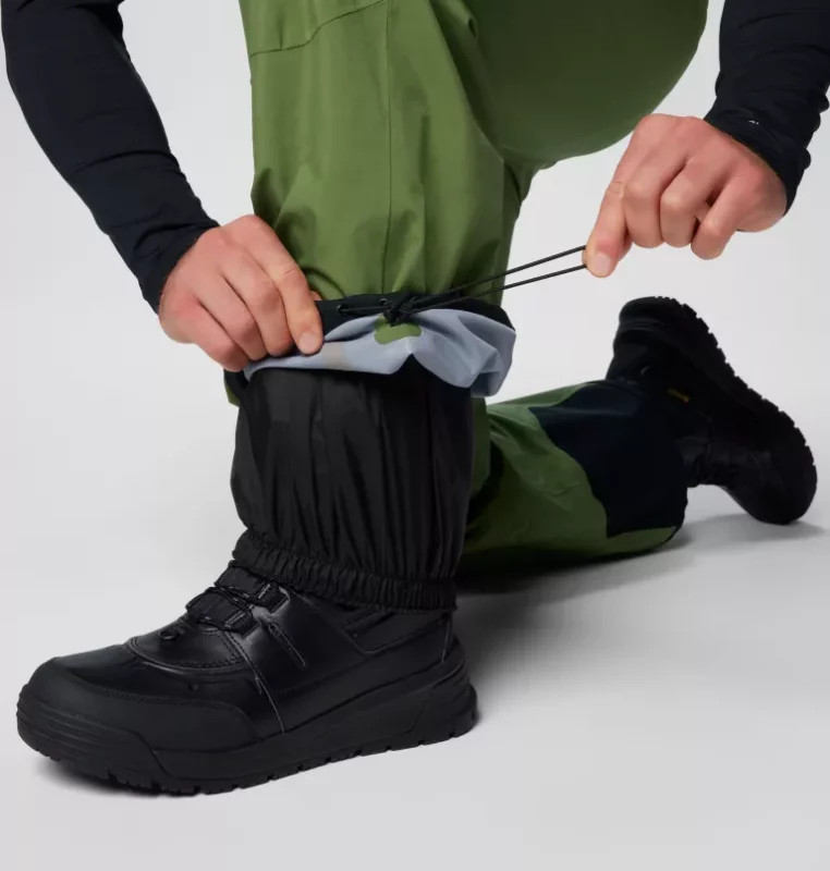 Ghetta espandibile sul fondo gamba con chiusura a bottone