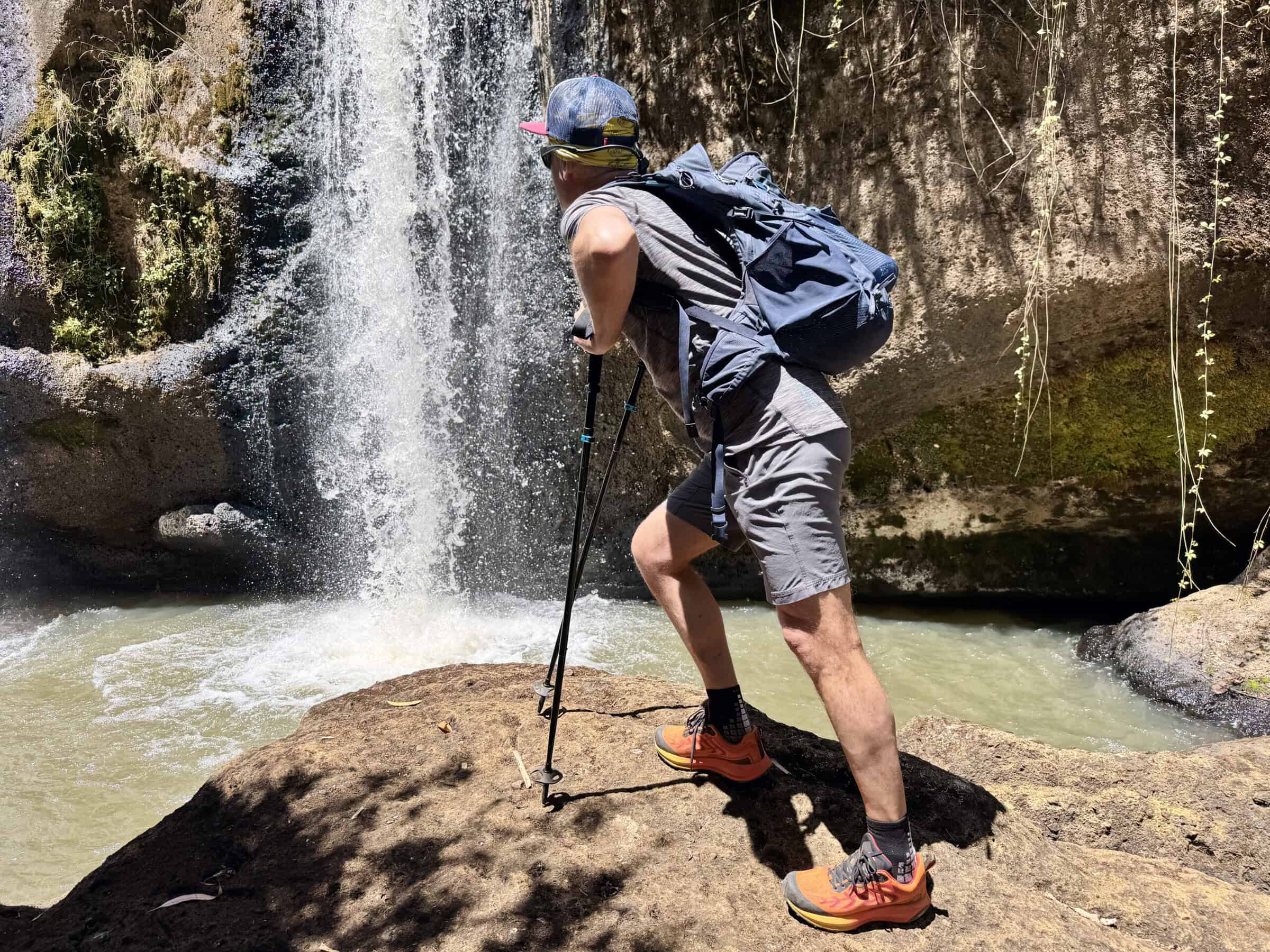 Momento di riposto durante il test della Sekai WP, presso le cascate di Kagwe (Kenya).