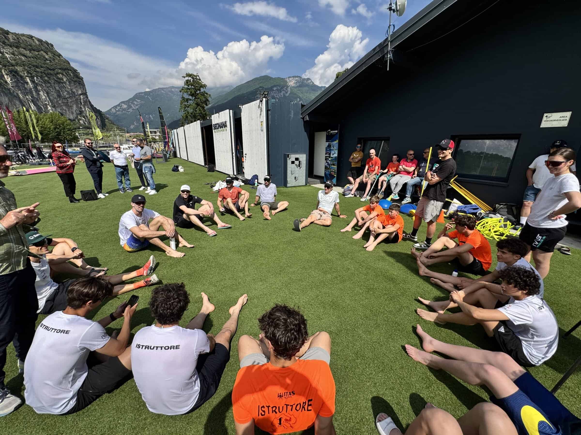Team building sportivo: gli atleti di vertice coinvolgono le giovani leve.