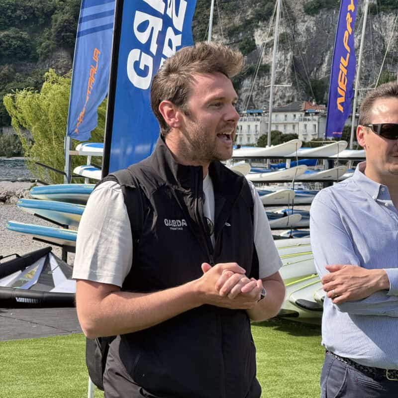 Oskar Schwazer, general manager Garda Trentino mentre ringrazia il Team Swiss.