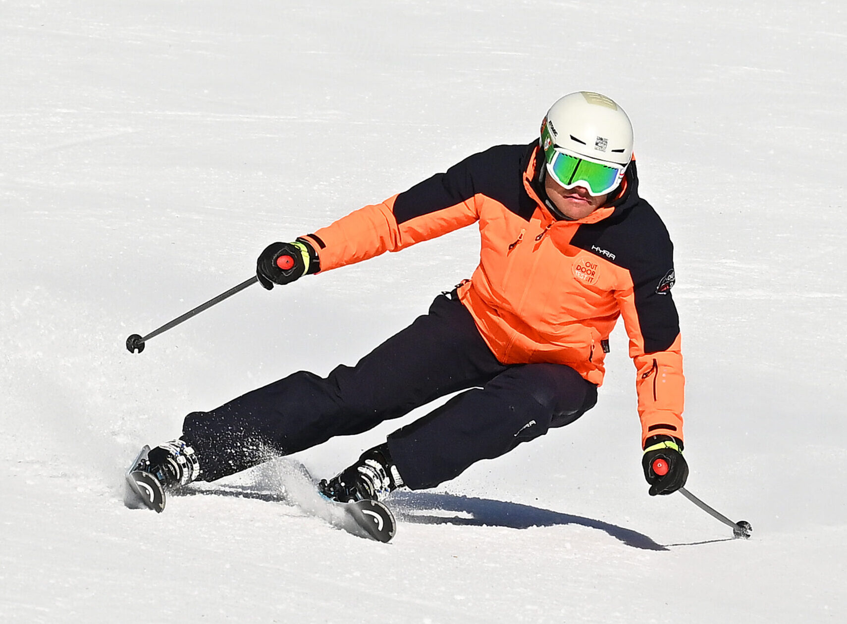 Supershape e-Speed, sci solido, dinamico, ma molto abbordabile.