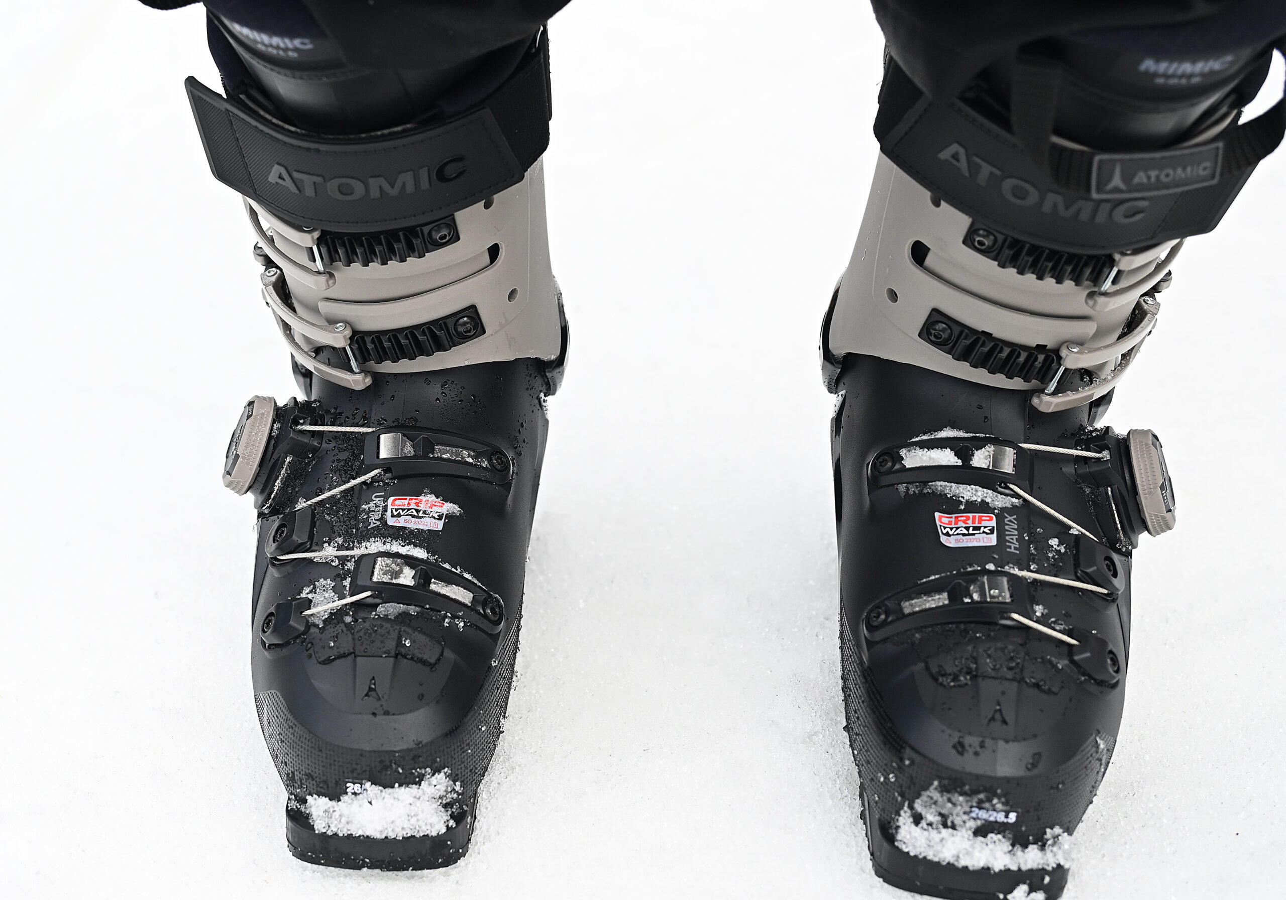Il sistema BOA® montato sull’Atomic Hawx Ultra 110 S consente una chiusura precisa e uniforme sull’avampiede, migliorando la calzata e la tenuta senza punti di pressione.