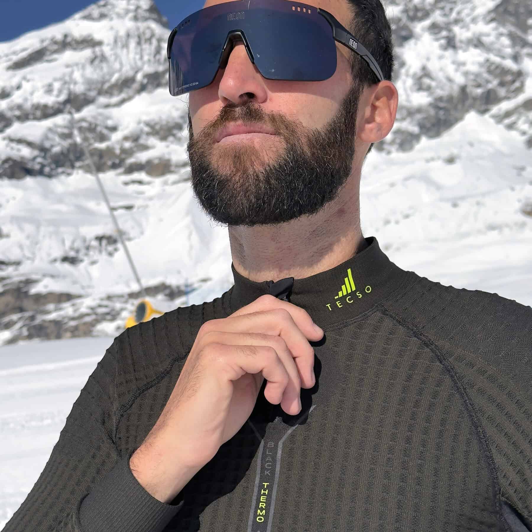 Zip frontale e collo anatomico per Tecso Black Thermo.