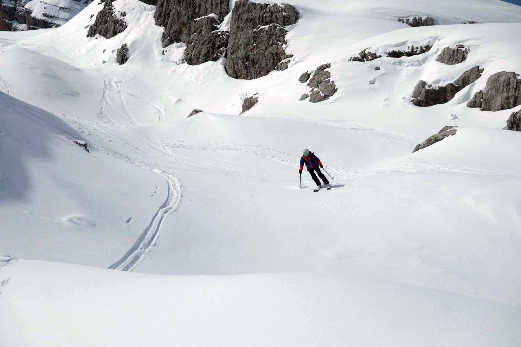Lungo un canale nel comprensorio del Grosté a Madonna di Campiglio.