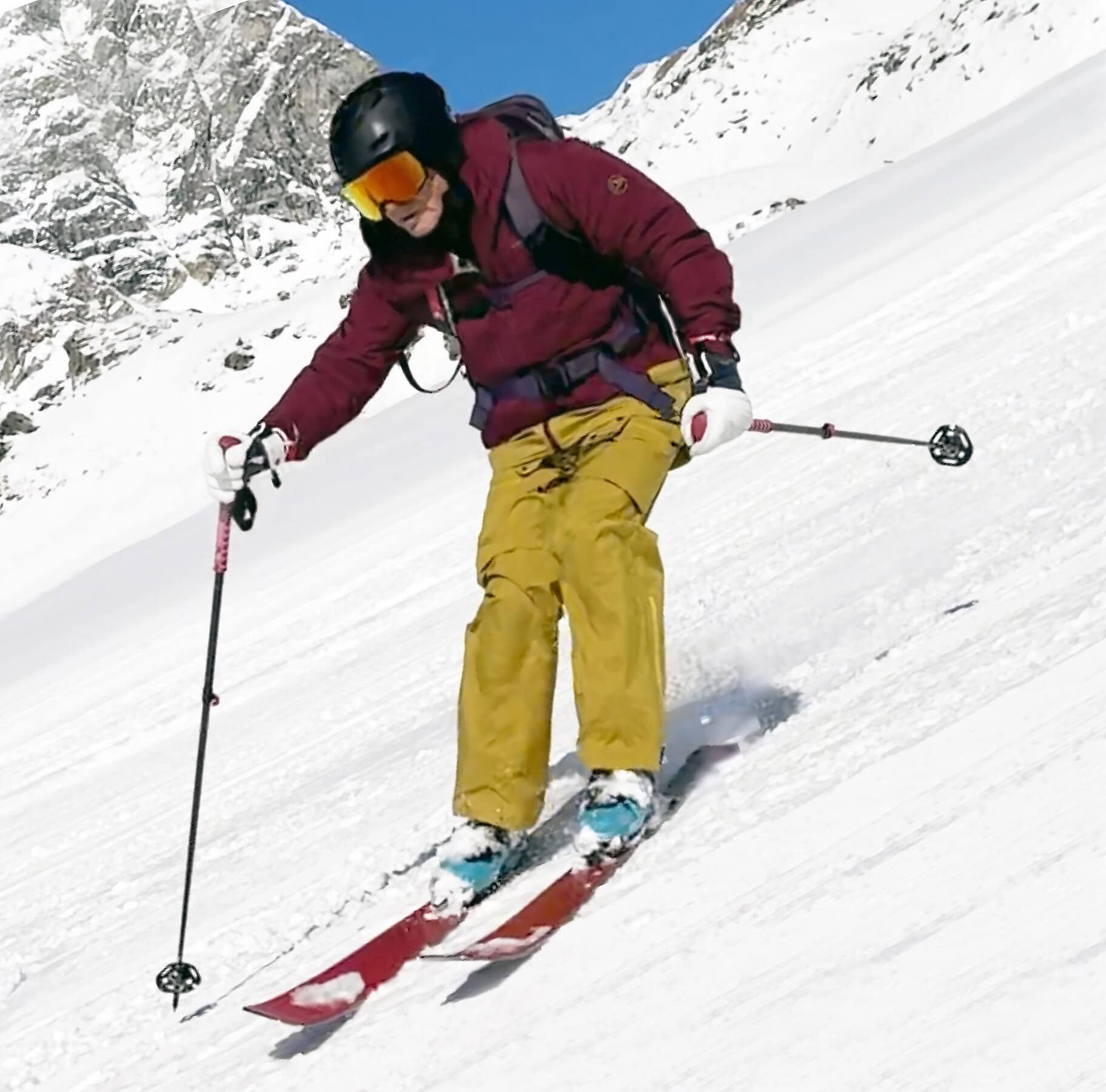 In discesa con La Sportiva Sender GTX Performance Bib pants.