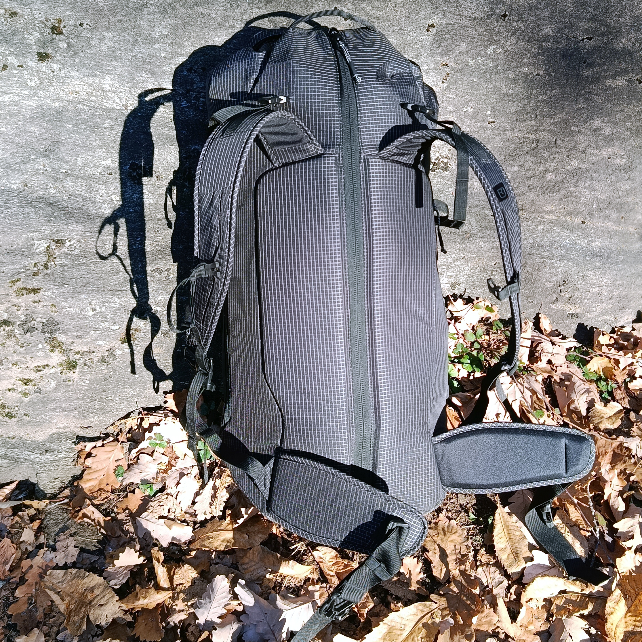 Spallacci e schienale imbottiti per extra confort in cammino.