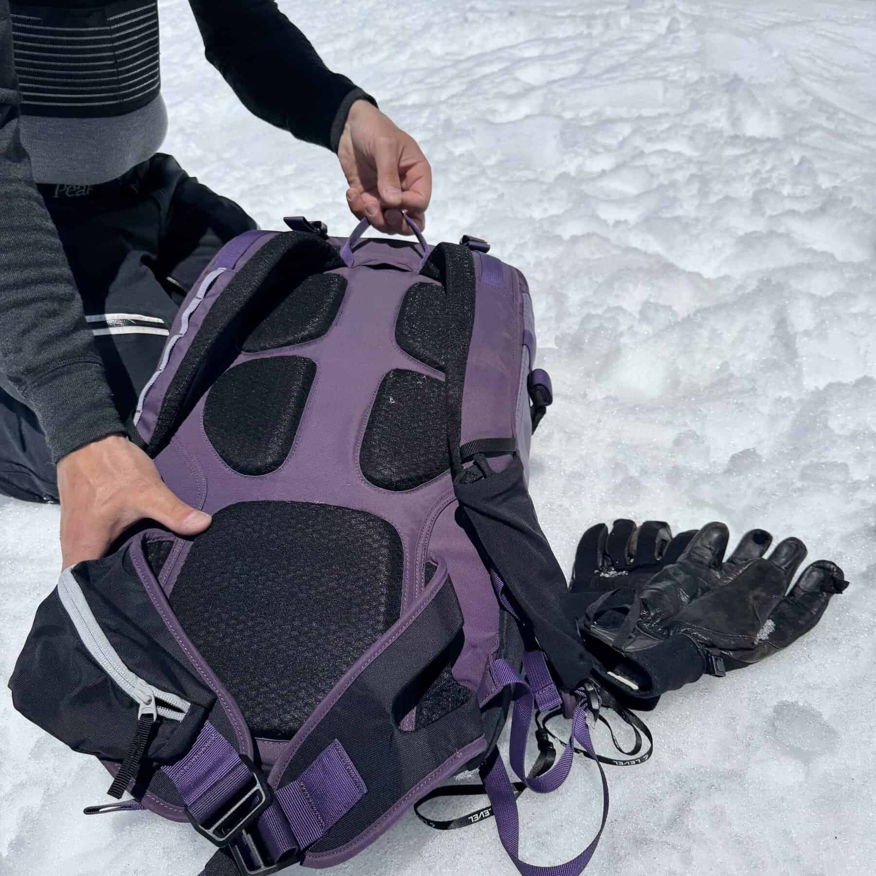 Schienale e spallacci imbottiti per un trasporto confortevole anche a pieno carico.