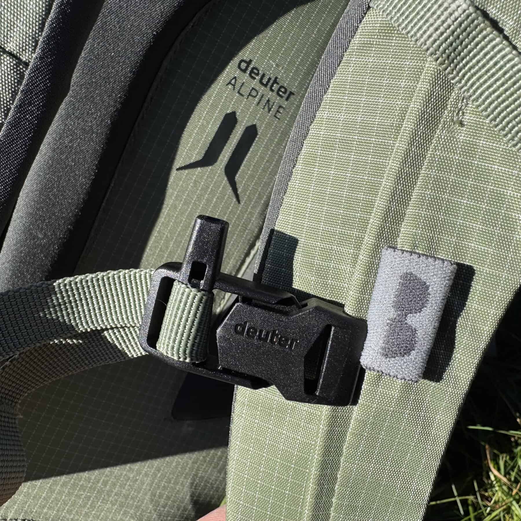 Deuter Guide 34+6 dettaglio del porta occhiali