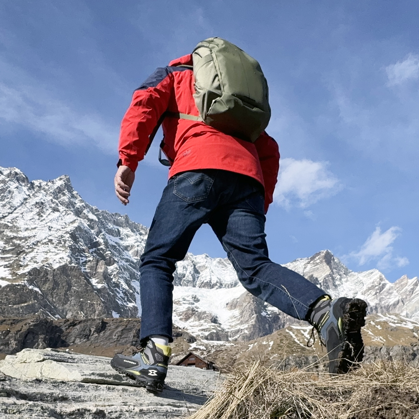 Calzatura "tutti i terreni", pronta all'uso, senza rodaggio.