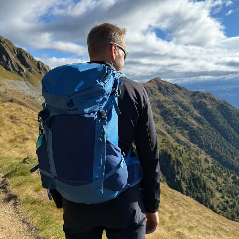 Deuter Futur su sentiero