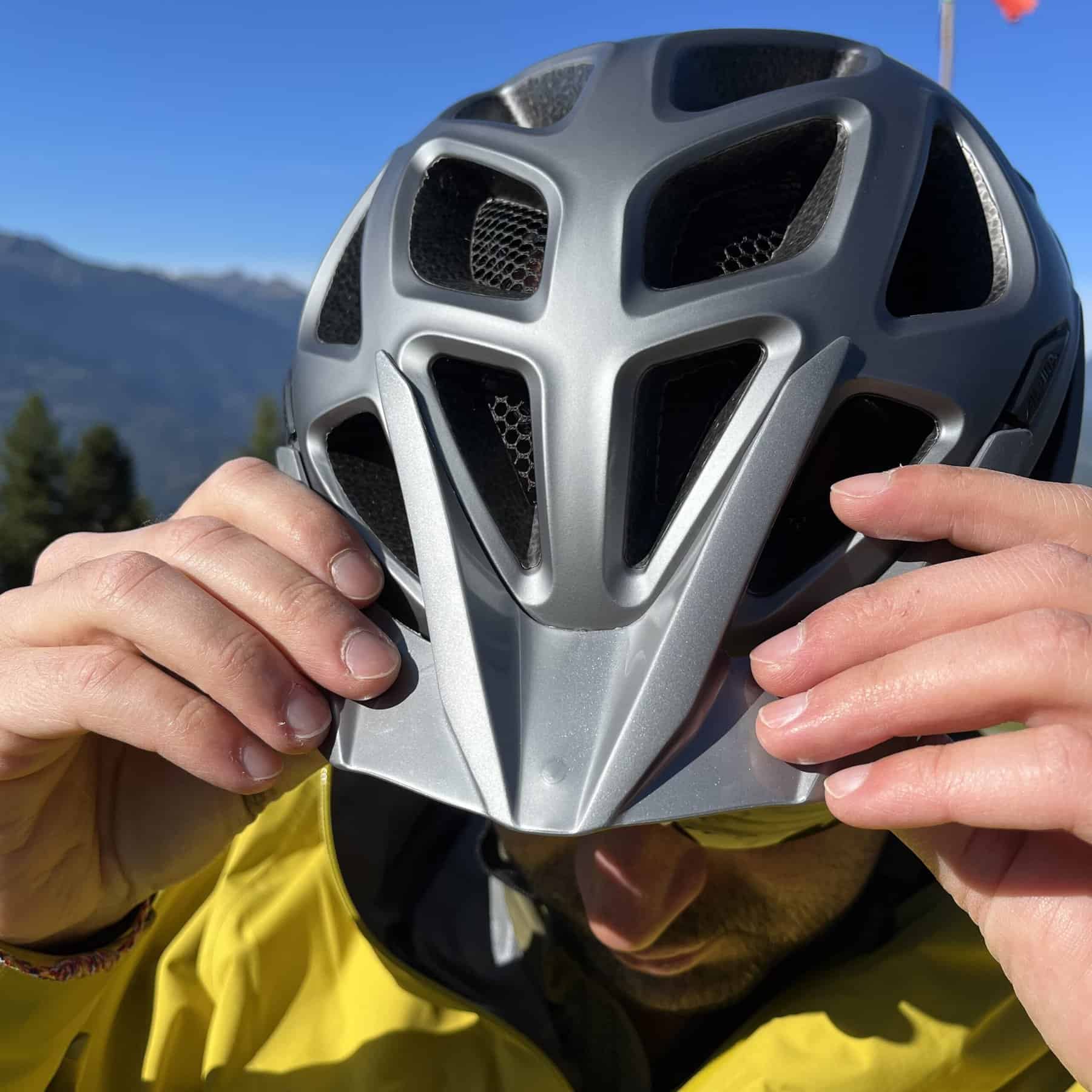 Alpina Mythos 3.0 L.E. con 21 prese d'aria