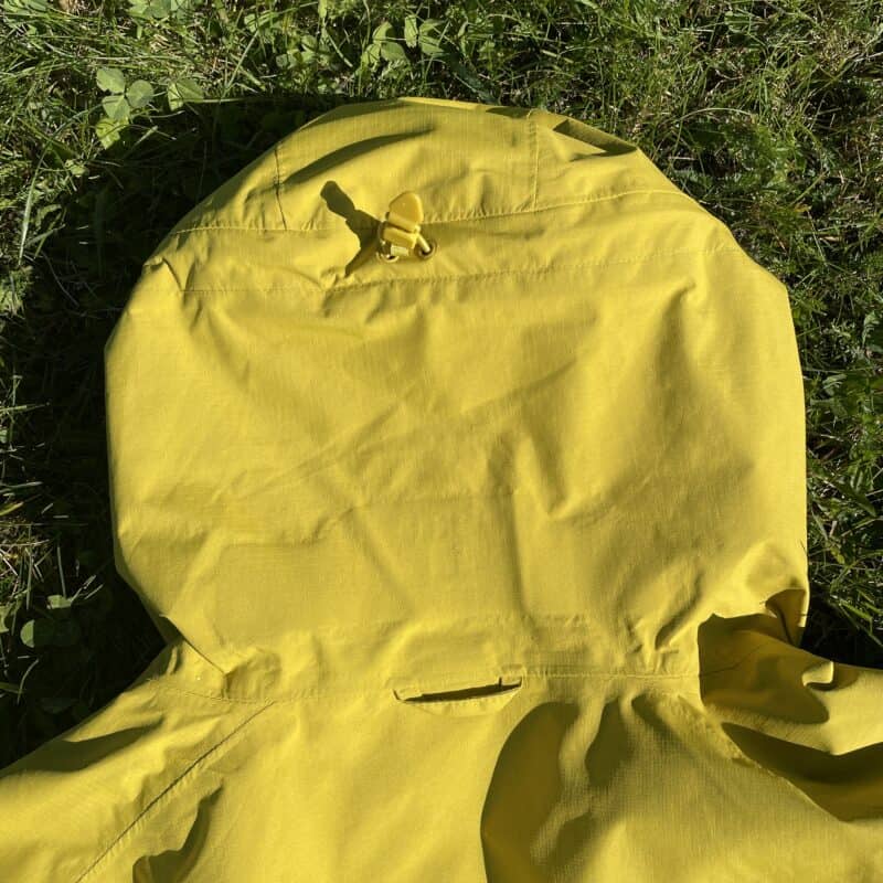 Rab Downpour Mountain Jacket con cappuccio regolabile