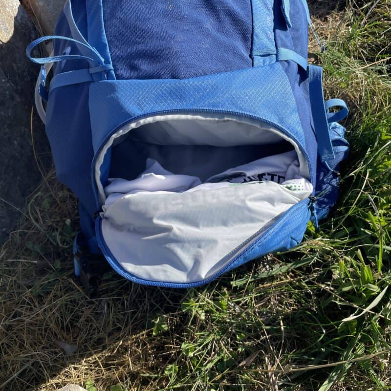 Deuter Futura 32 ha accesso inferiore separato