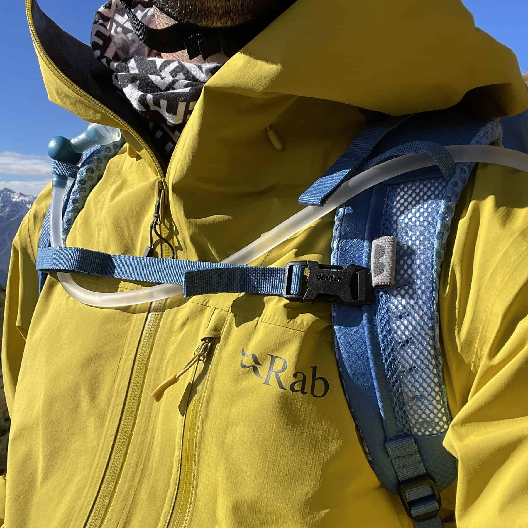 Deuter Futura 32 tubo della sacca idrica si può fissare agli spallacci