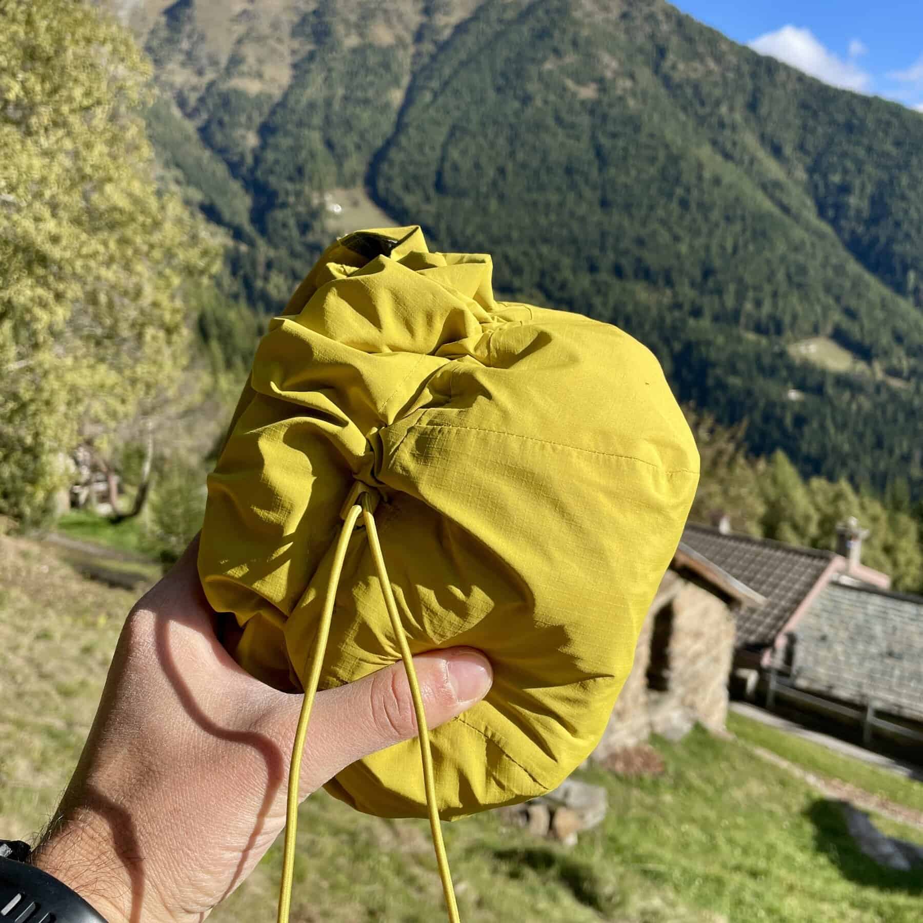 Rab Downpour Mountain Jacket comprimibile occupa poco spazio