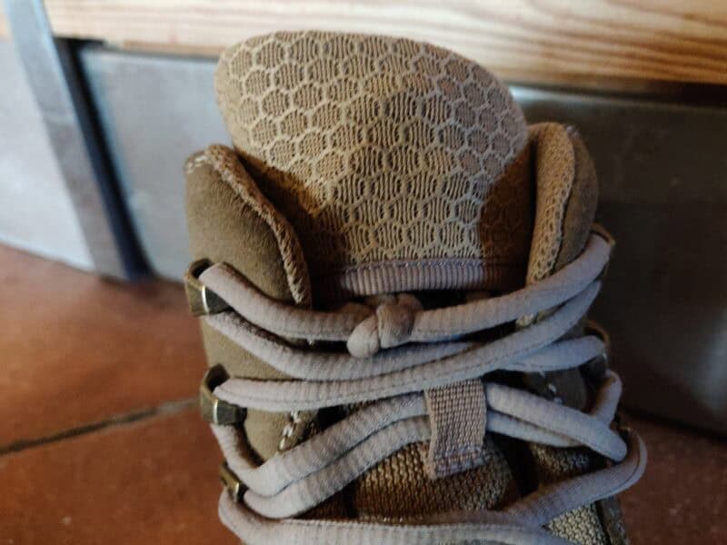 originale sistema di alloggio stringhe