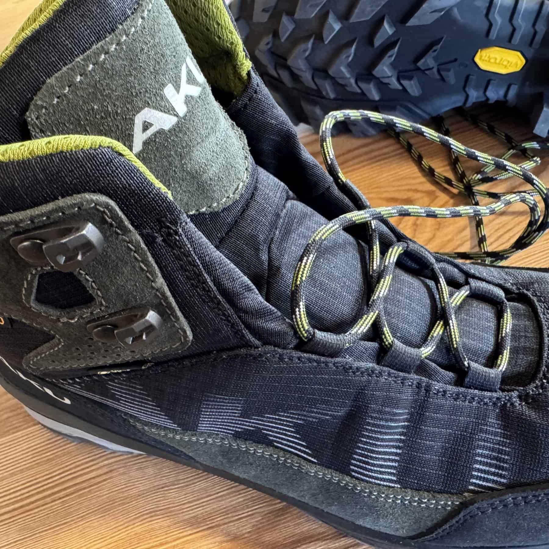 Aku Adapta Light GTX dettaglio dell'allacciatura