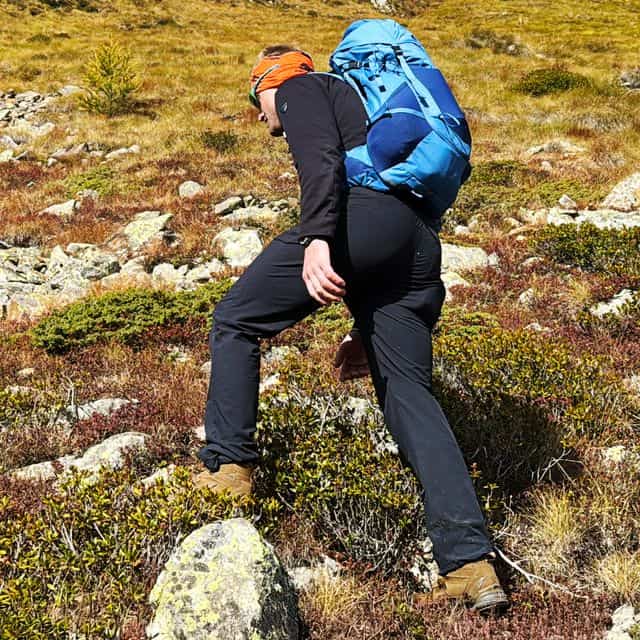 Test zaino Deuter Futura su pendii erbosi