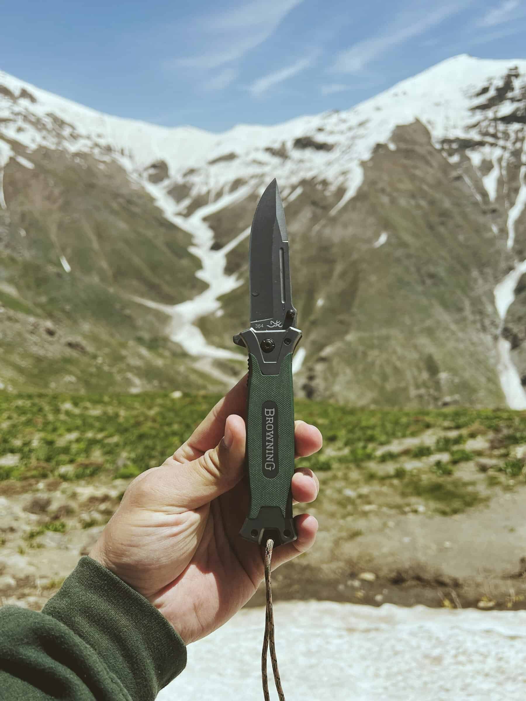 coltello con lama superiore di 5 cm