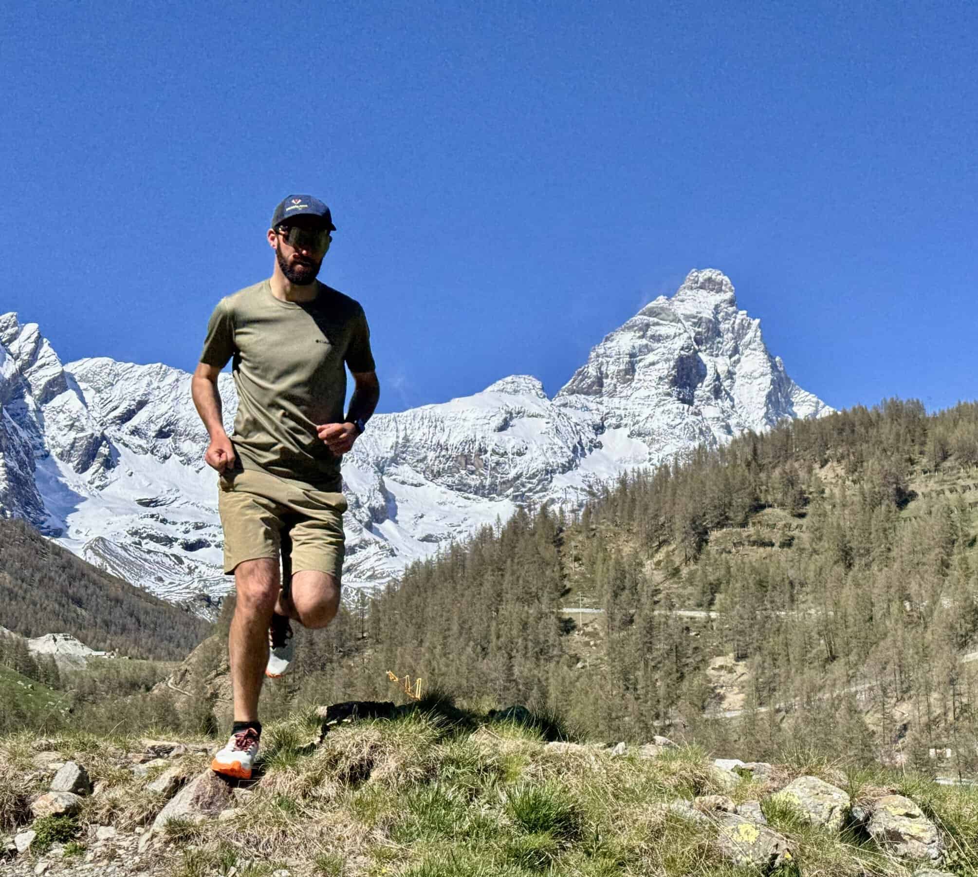 SCARPA Spin Ultra 2 – Matthieu in corsa su terreno alpino con il Cervino sullo sfondo, test trail running Cervinia 2025