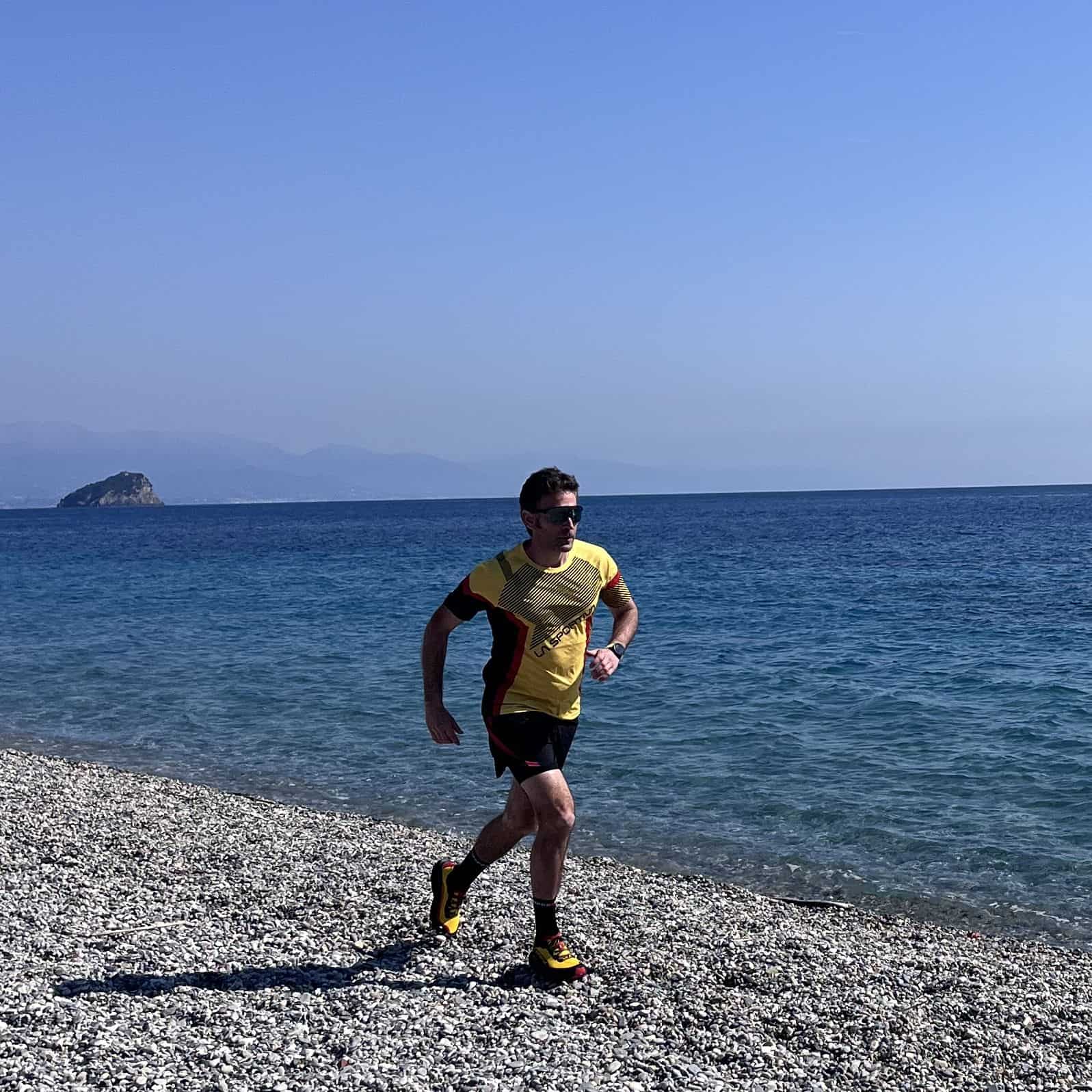 La Sportiva Flow completo race