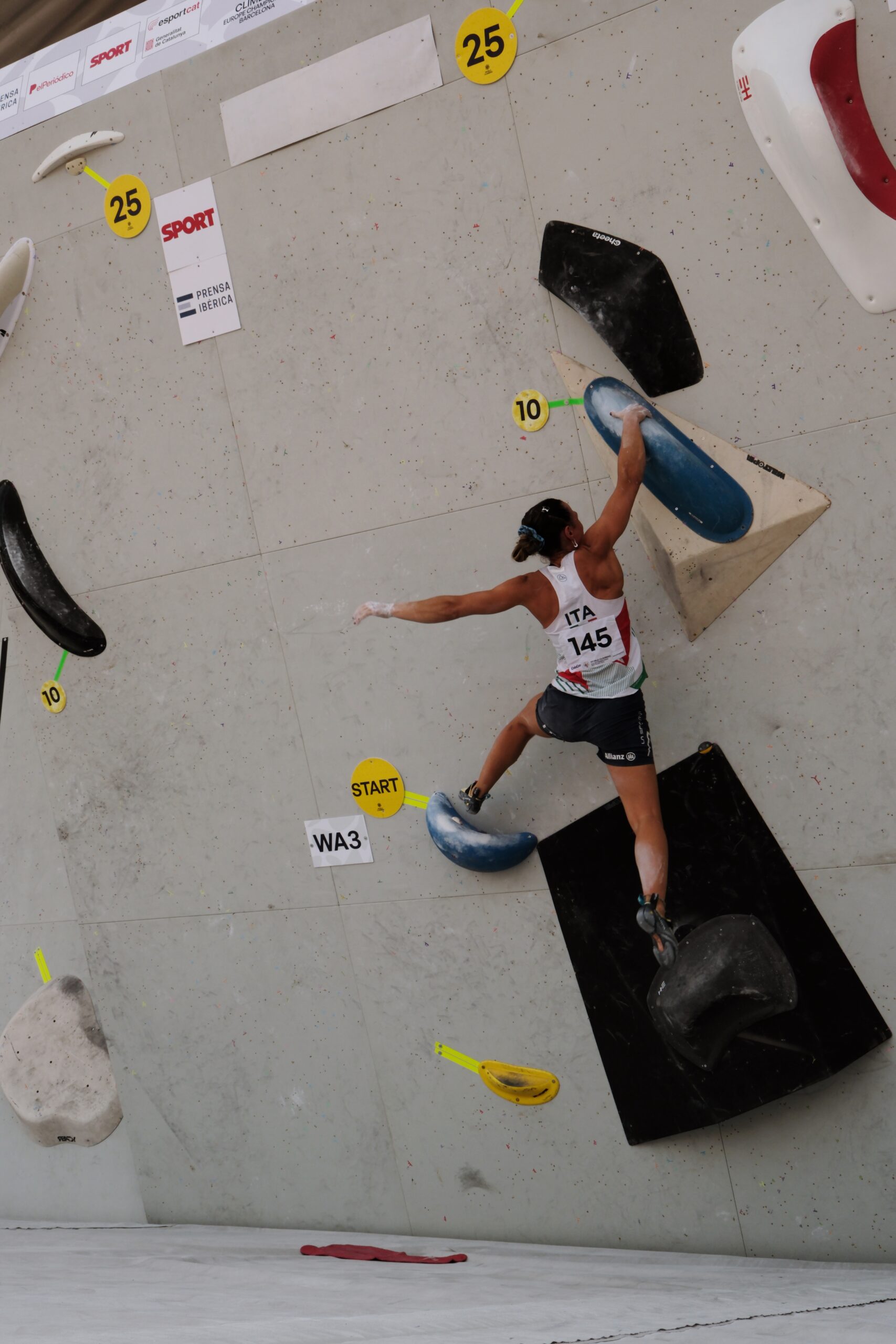 Camilla Moroni arrampicata boulder