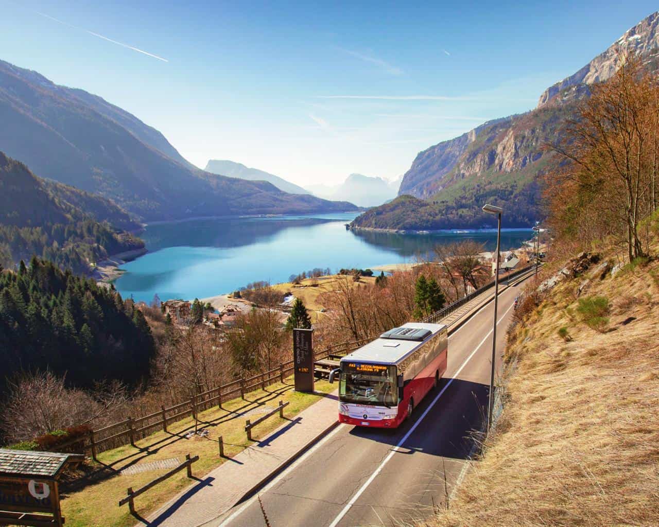 Bus per contrastare flusso auto al lago di Molveno