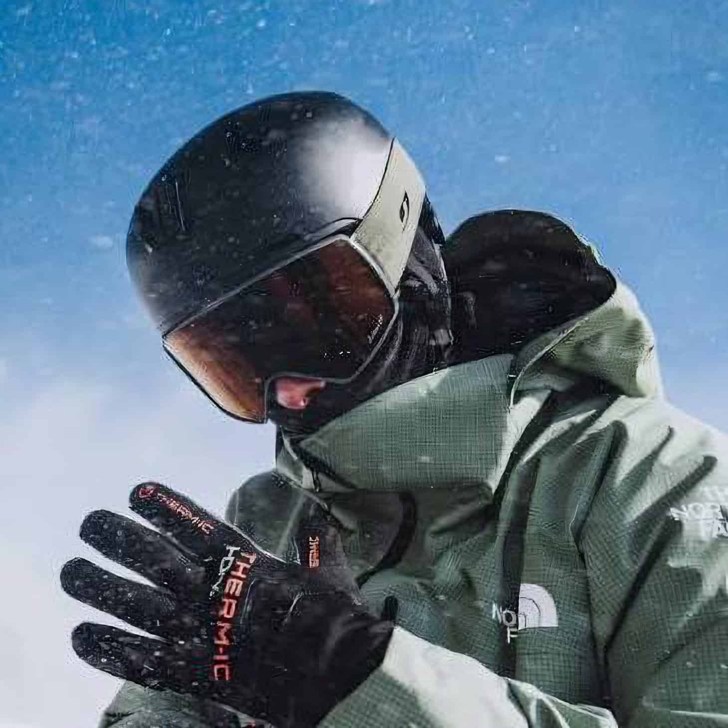 Maschera e casco Julbo per lo sci in ambiente montano